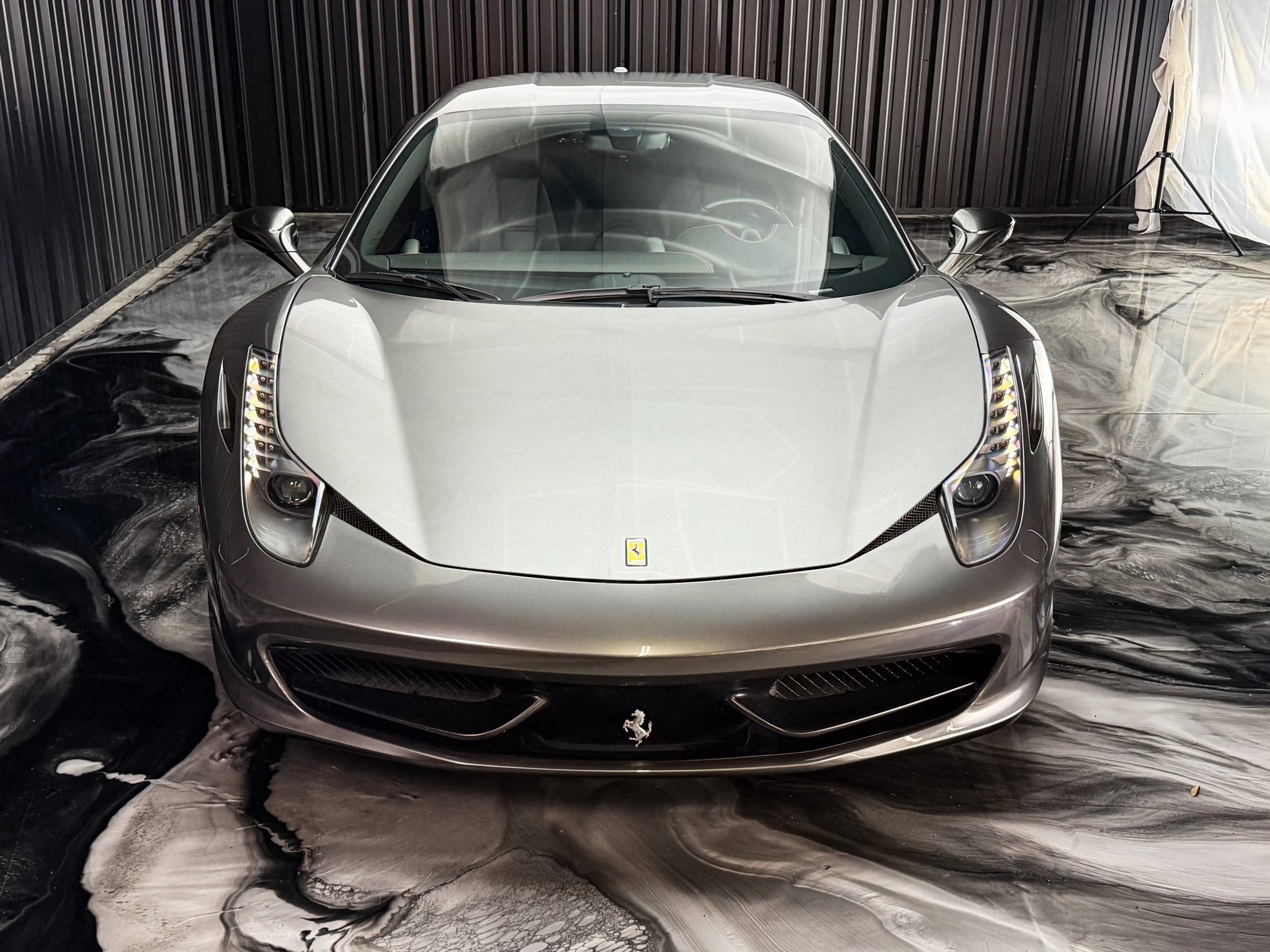 Used 2011 Ferrari 458 Italia Coupe RWD image 2