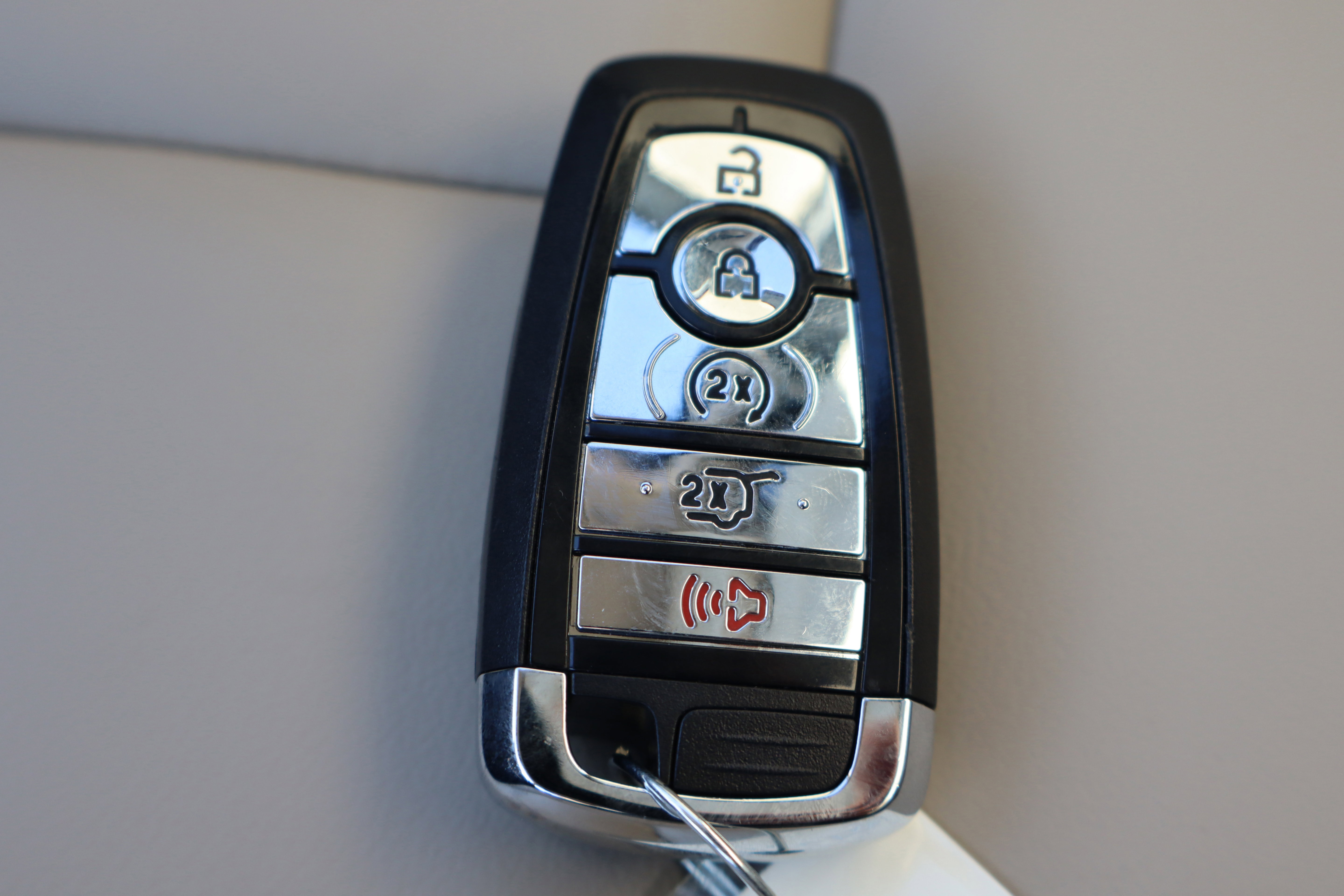 Used 2025 Lincoln Corsair FWD image 30