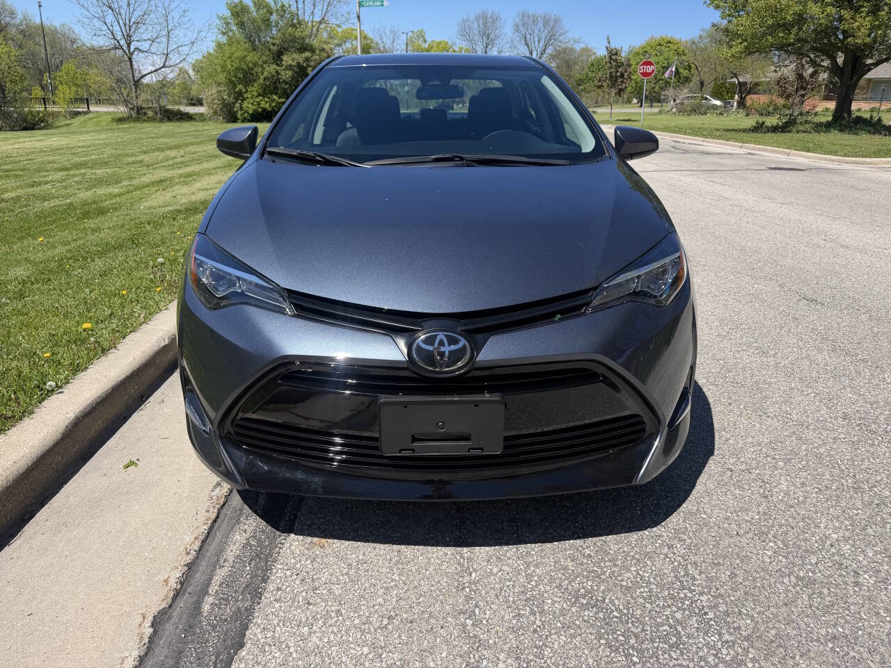 Used 2019 Toyota Corolla LE w/ LE Premium Package w/Moonroof FWD image 8