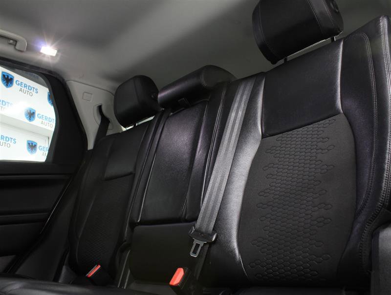 Used 2018 Land Rover Discovery Sport SE image 18