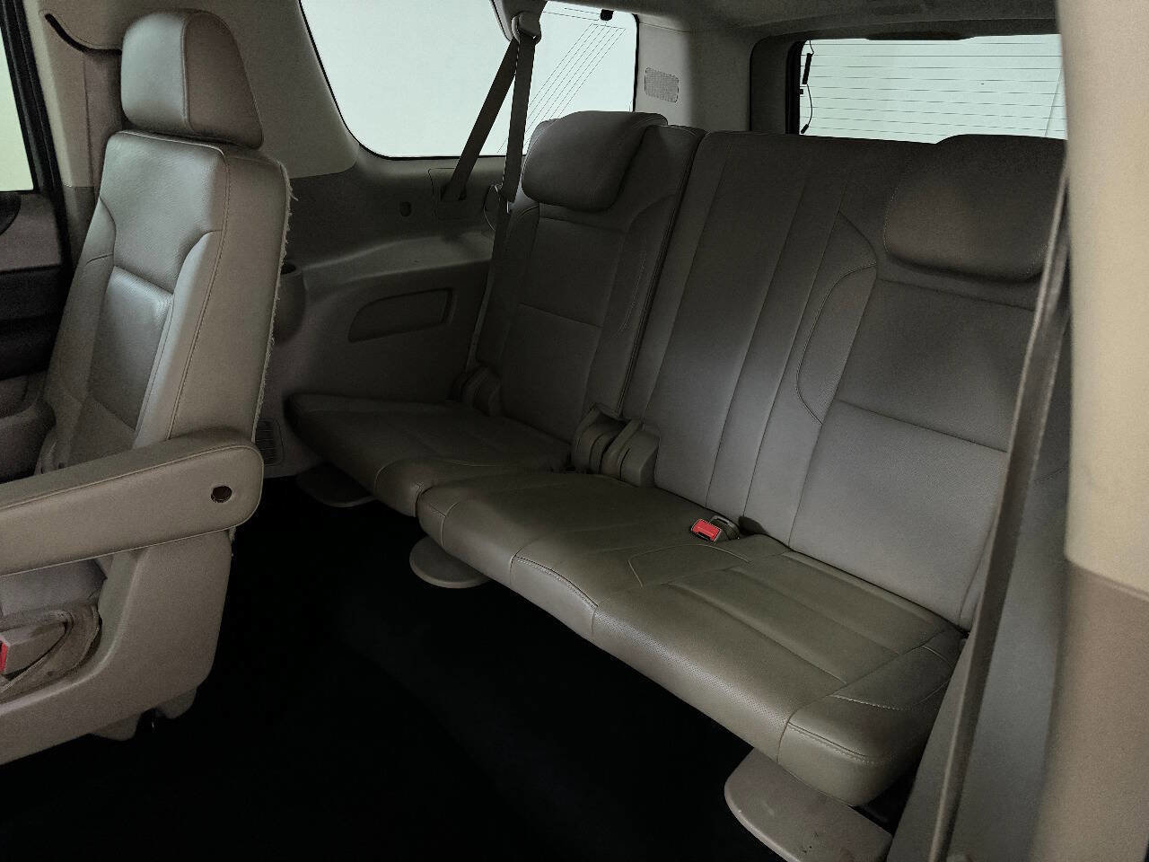 Used 2015 Chevrolet Suburban LTZ image 32