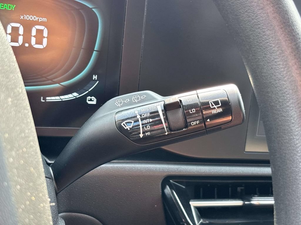 Certified 2023 Kia Niro LX FWD image 25