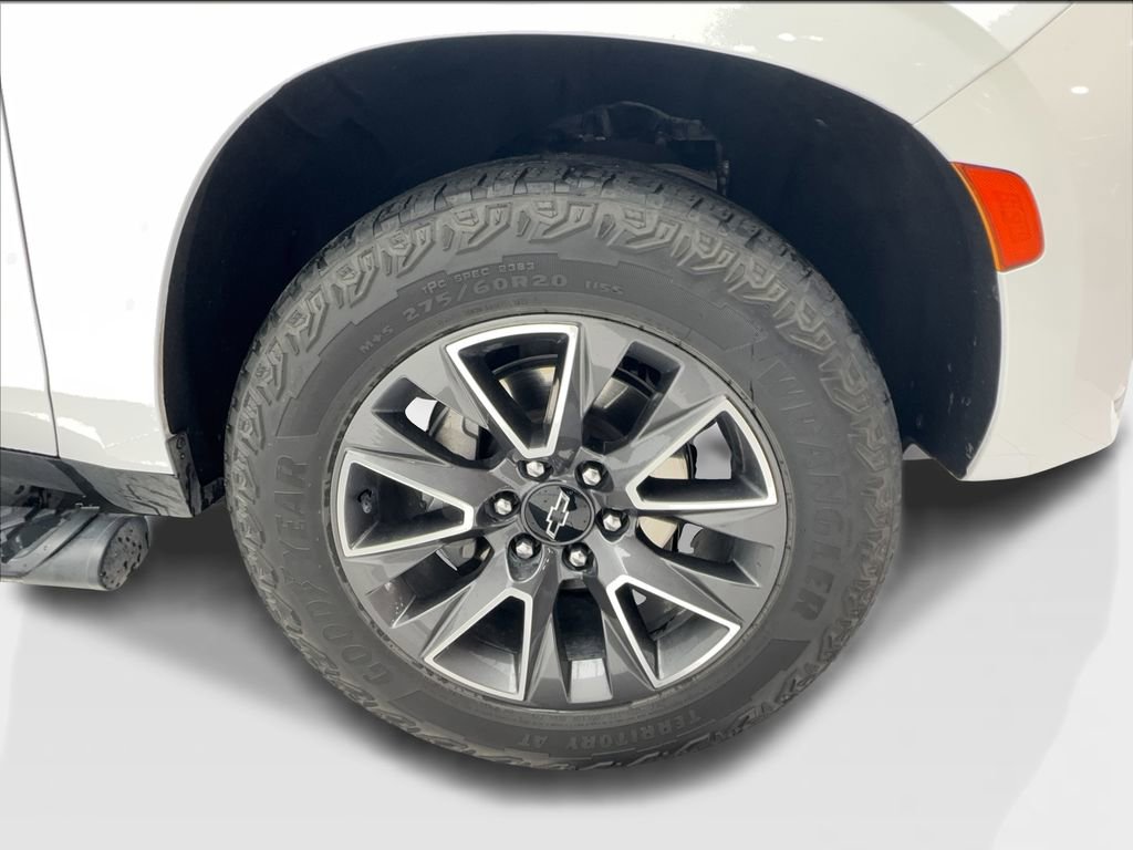 Used 2023 Chevrolet Tahoe Z71 w/ Luxury Package AWD/4WD image 14