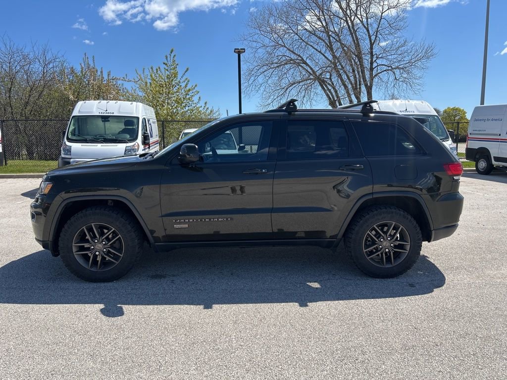 Used 2016 Jeep Grand Cherokee Laredo 75th Anniversary AWD/4WD image 3