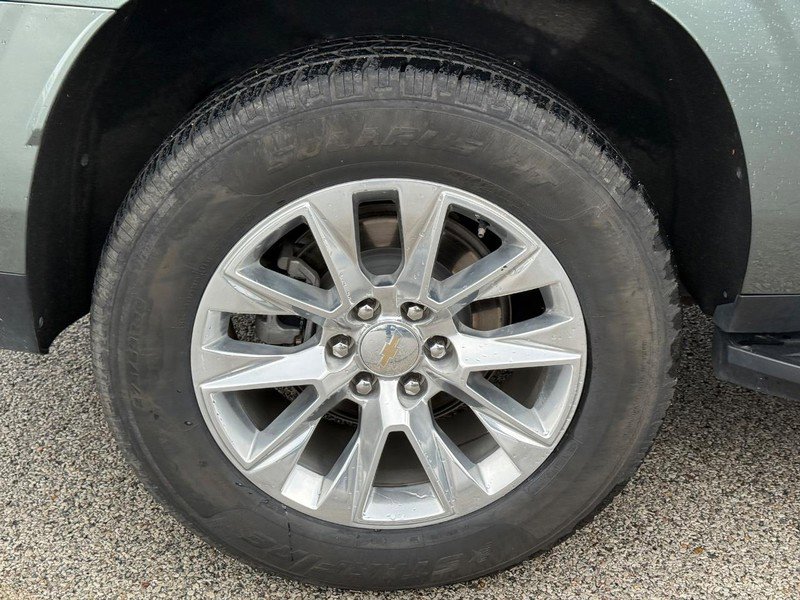Used 2023 Chevrolet Suburban Premier AWD/4WD image 7