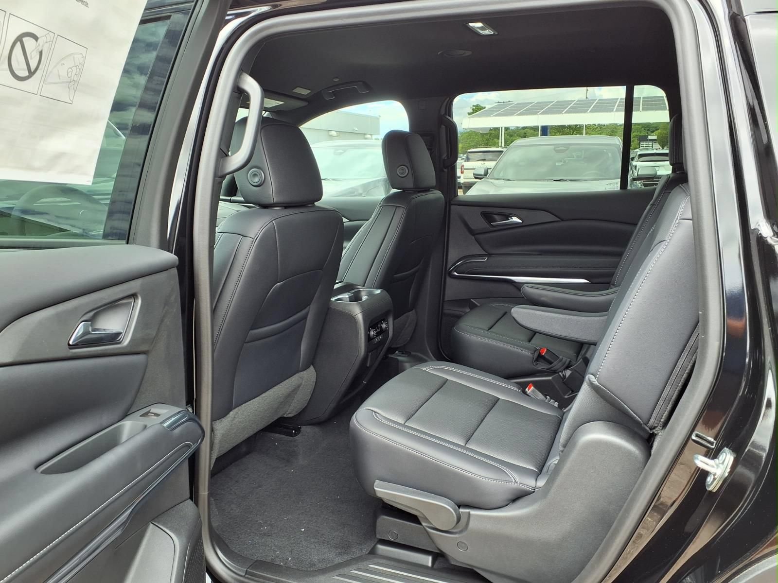 New 2026 Chevrolet Traverse LT w/ Midnight/Sport Edition AWD/4WD image 8