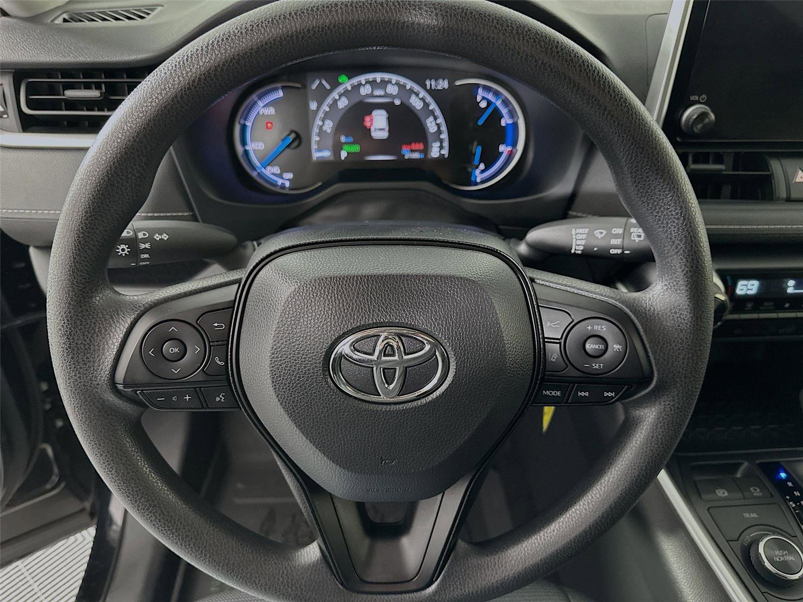 Certified 2025 Toyota RAV4 LE AWD/4WD image 17