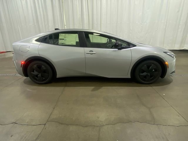 New 2026 Toyota Prius Plug-In Hybrid FWD image 2