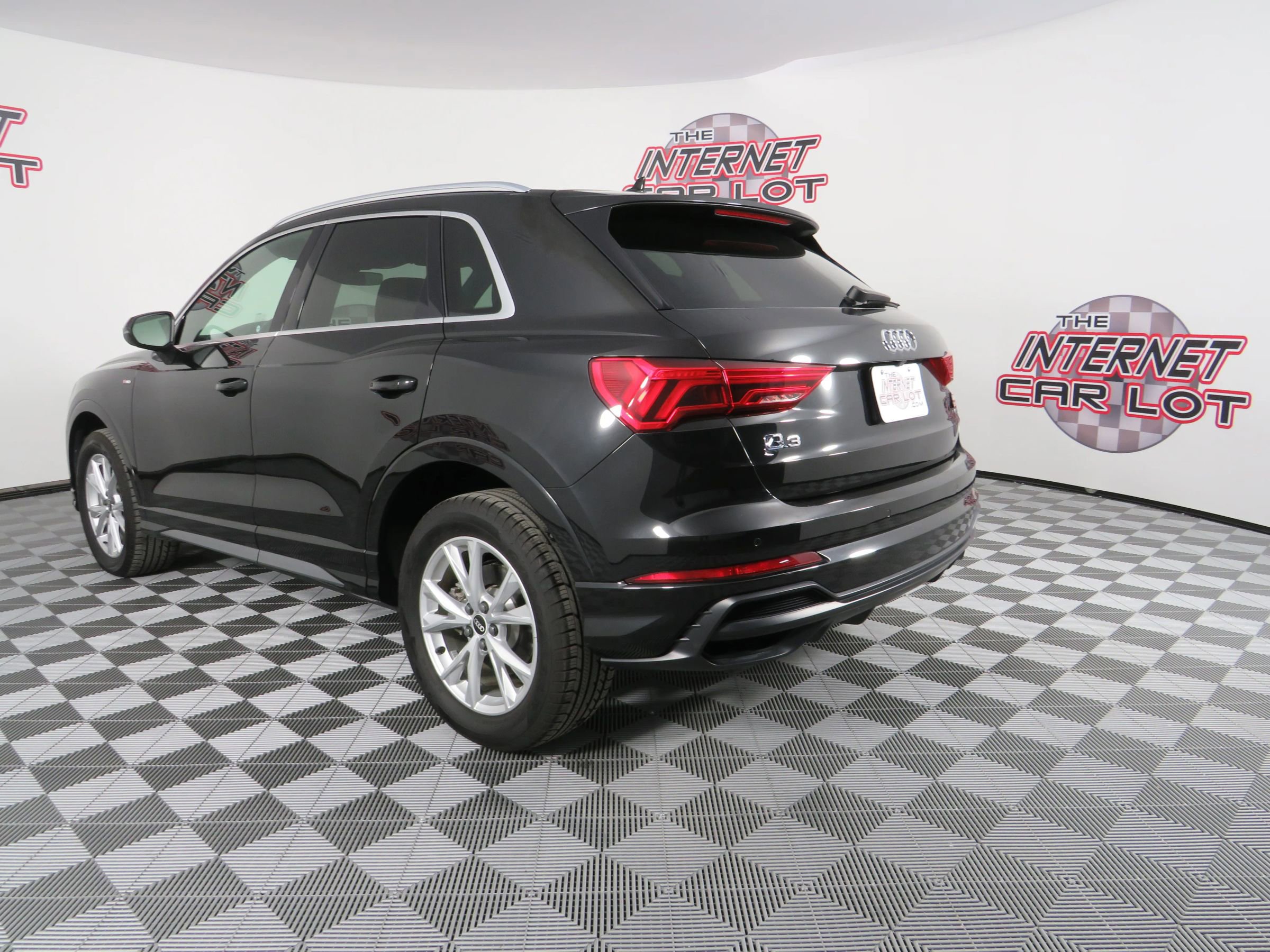 Used 2021 Audi Q3 2.0T Premium Plus w/ Premium Plus Package AWD/4WD image 7