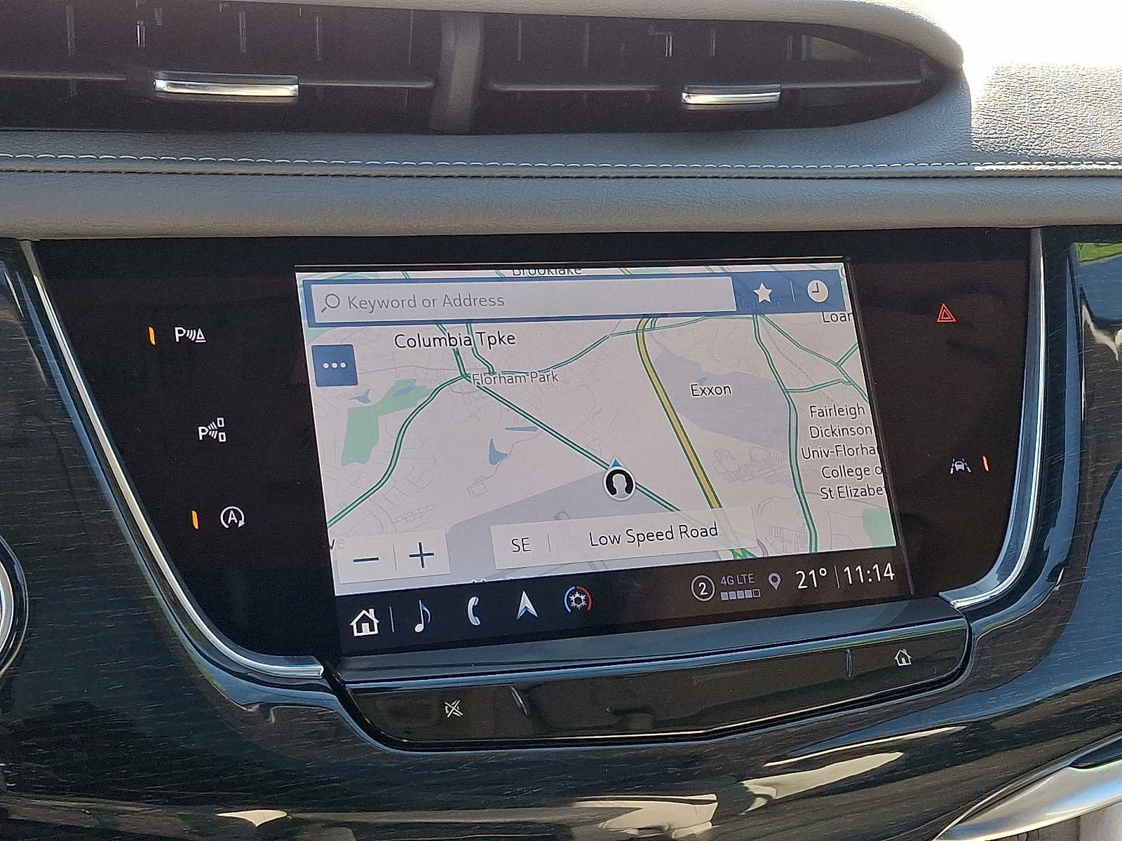 Used 2025 Cadillac XT6 Premium Luxury w/ Technology Package image 17