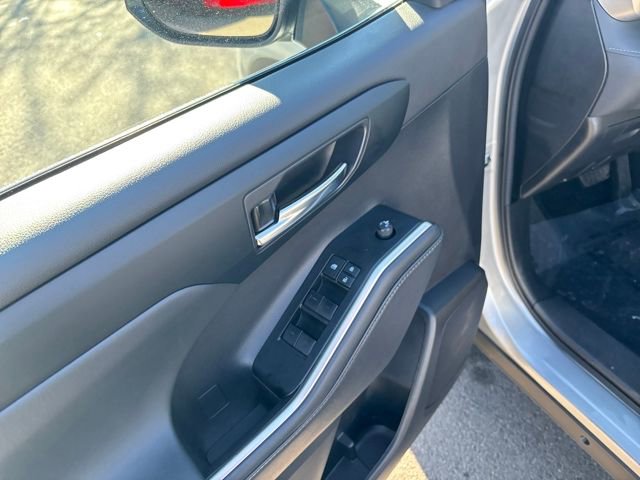 Used 2022 Toyota Highlander XLE image 13