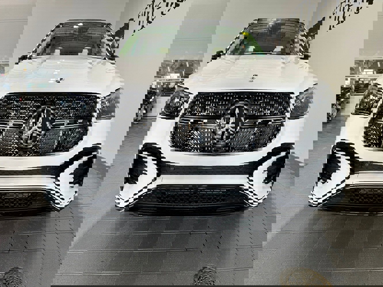 New 2026 Mercedes-Benz GLE 450e Exclusive 4MATIC AMG Line Plug image 2