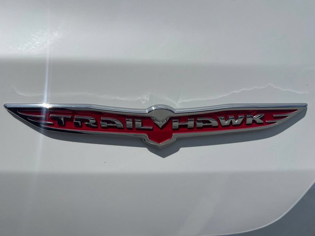 Used 2018 Jeep Grand Cherokee Trailhawk AWD/4WD image 7
