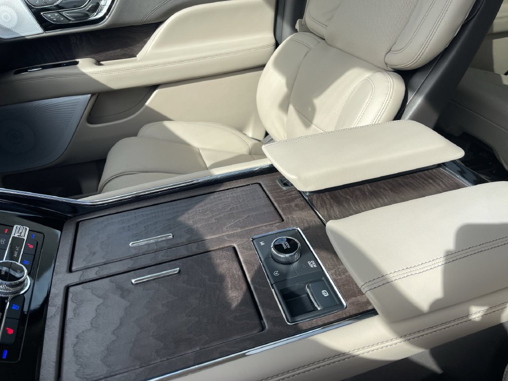 Used 2024 Lincoln Navigator Reserve AWD/4WD image 21