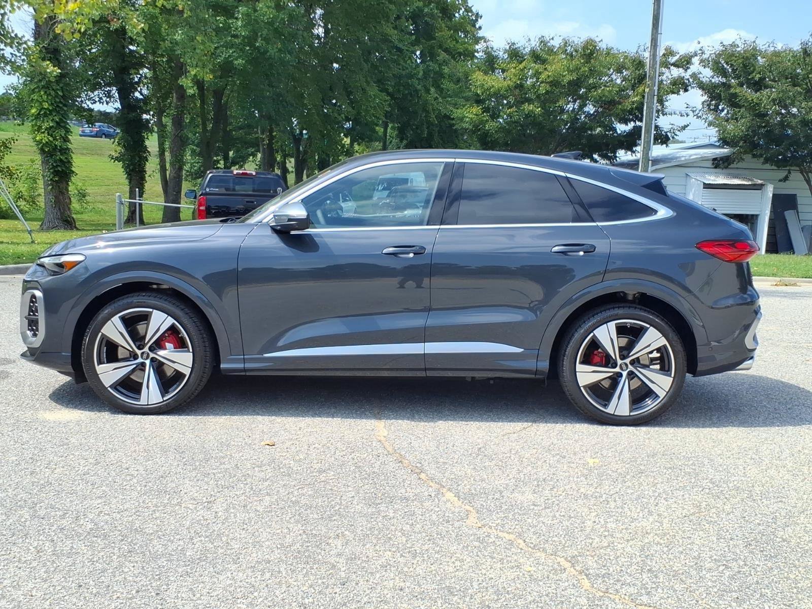 New 2026 Audi SQ5 Prestige AWD/4WD image 3