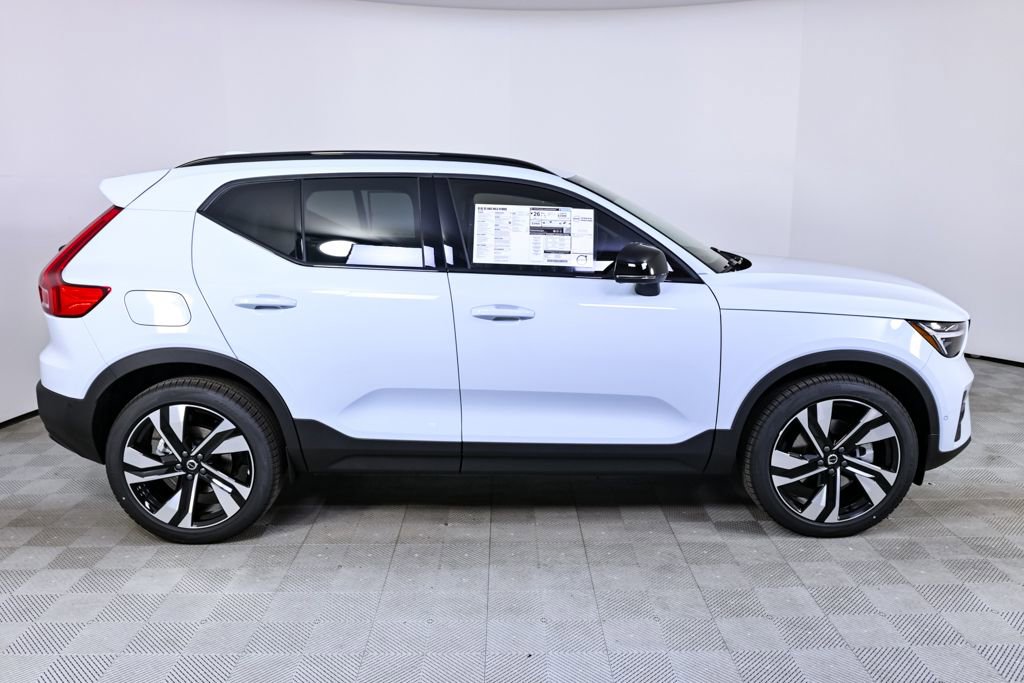 New 2026 Volvo XC40 B5 Ultra w/ Climate Package image 27