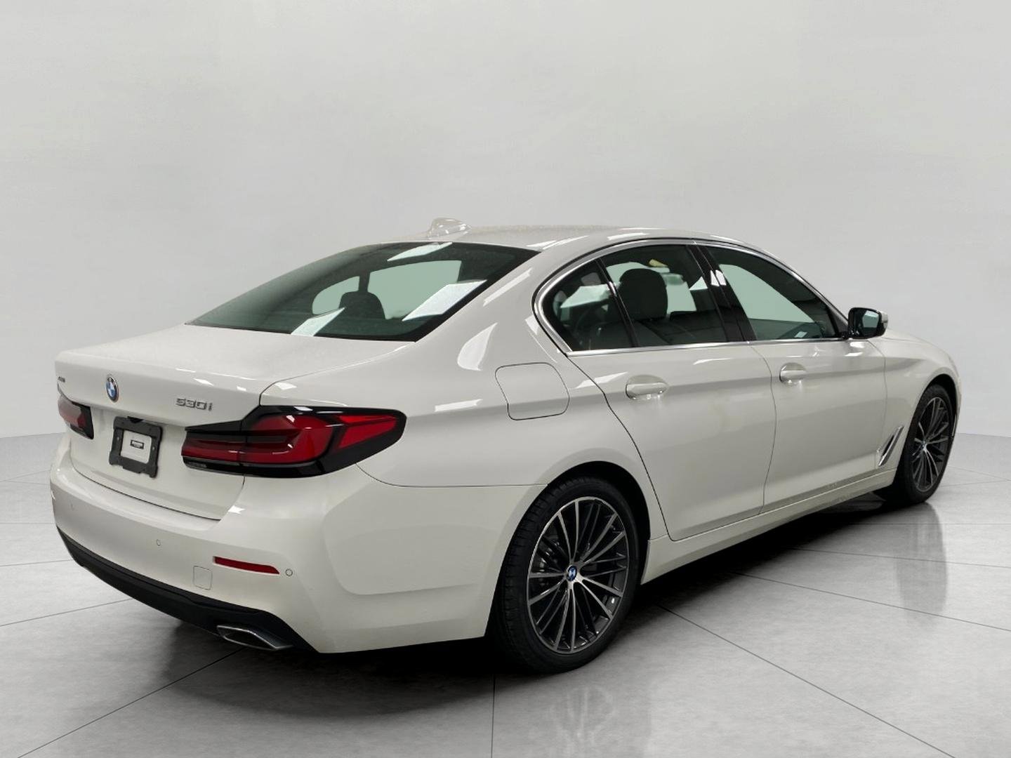 Certified 2023 BMW 530i xDrive w/ Premium Package image 3
