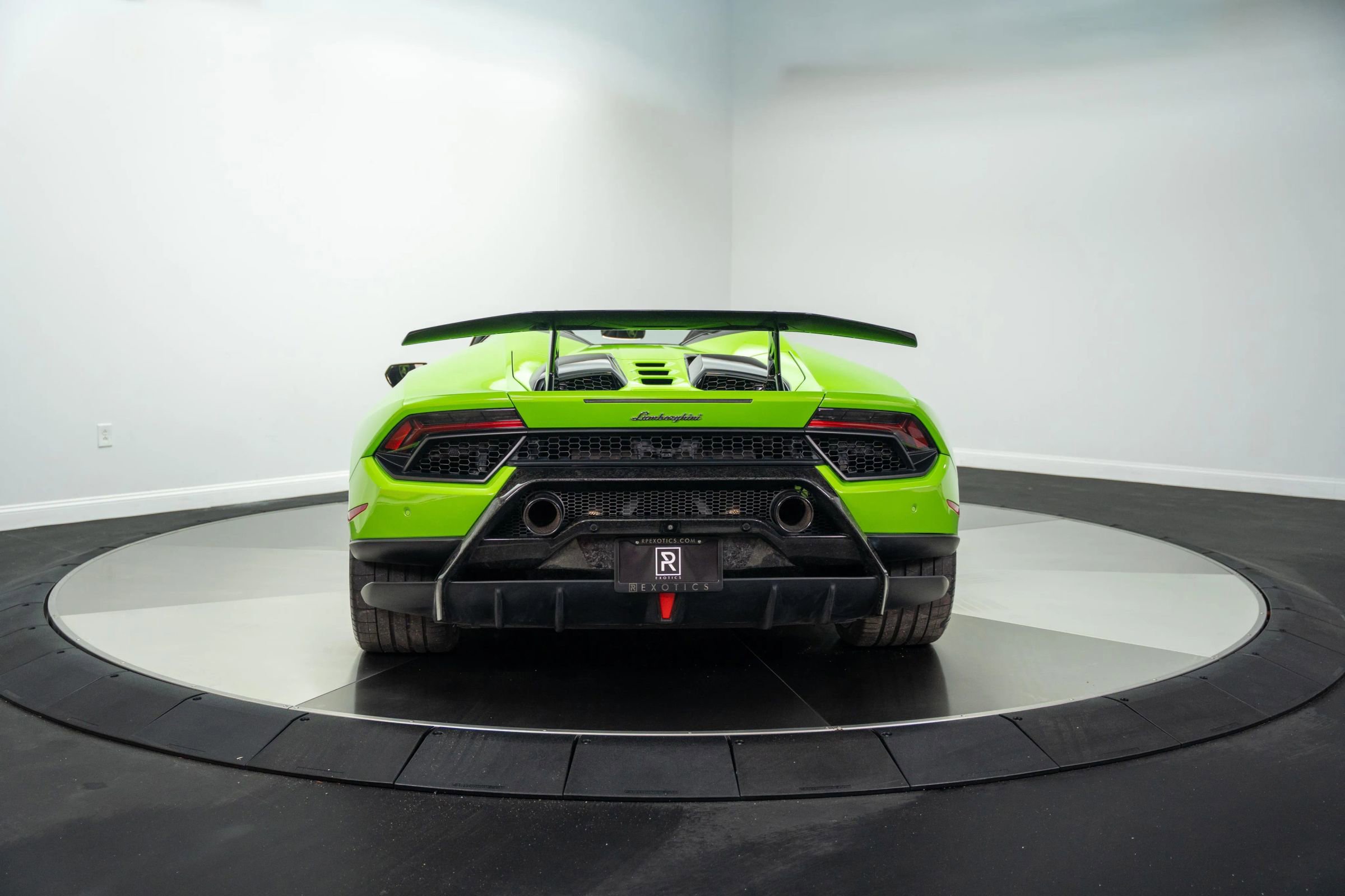 Used 2019 Lamborghini Huracan Performante image 9