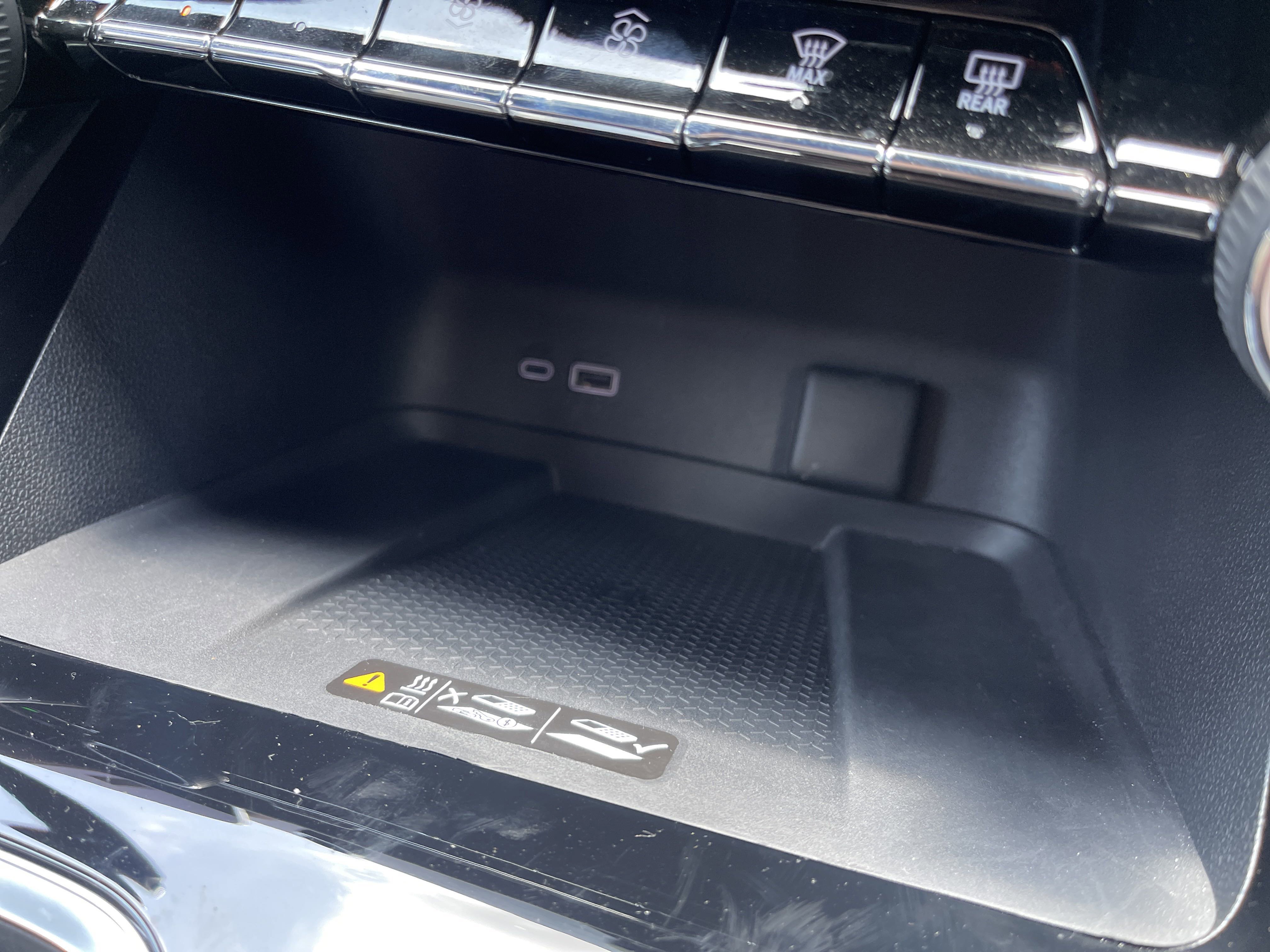 Used 2024 Chevrolet Traverse RS image 36