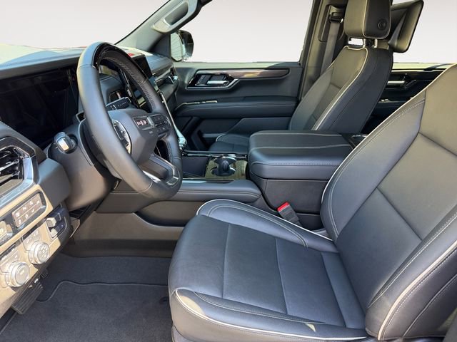 Used 2025 GMC Yukon XL Elevation w/ Elevation Premium Package AWD/4WD image 9