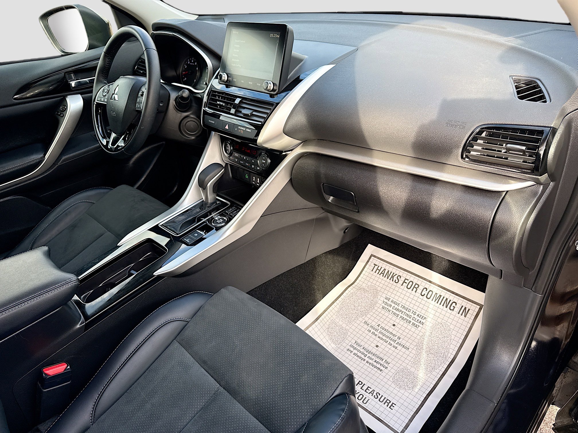 Used 2025 Mitsubishi Eclipse Cross Black Edition image 13