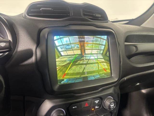 Certified 2023 Jeep Renegade Latitude AWD/4WD image 17
