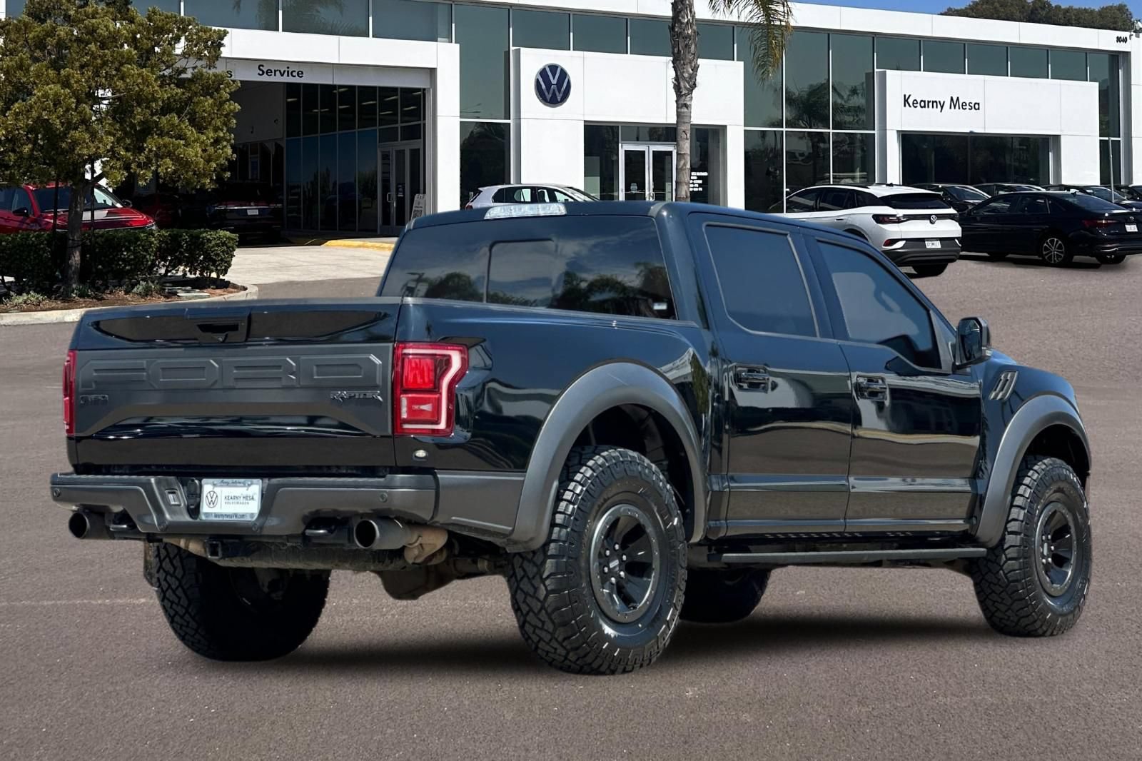 Used 2018 Ford F150 Raptor w/ Equipment Group 802A Luxury AWD/4WD image 4