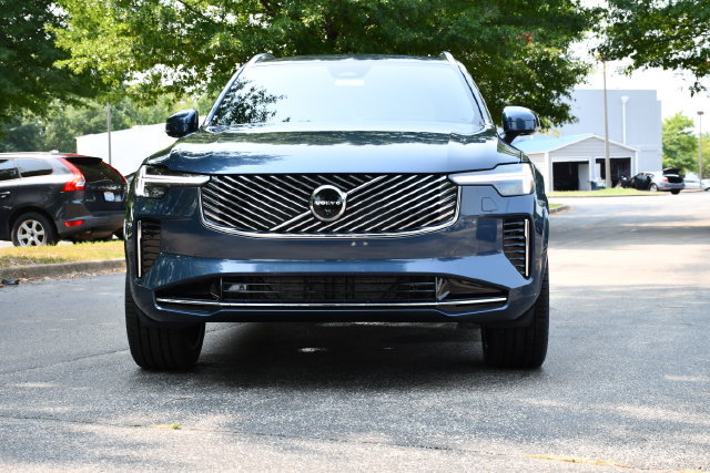 New 2026 Volvo XC90 B6 Plus w/ Protection Package Premier AWD/4WD image 2