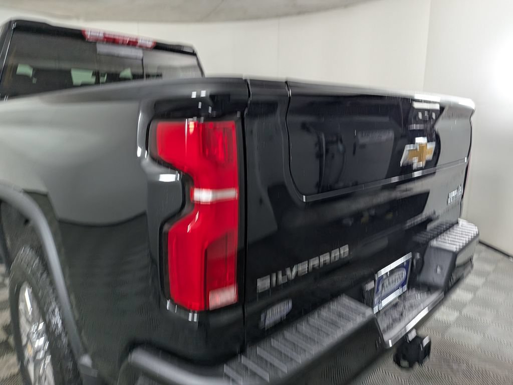 New 2026 Chevrolet Silverado 2500 High Country w/ High Country Premium Package AWD/4WD image 12