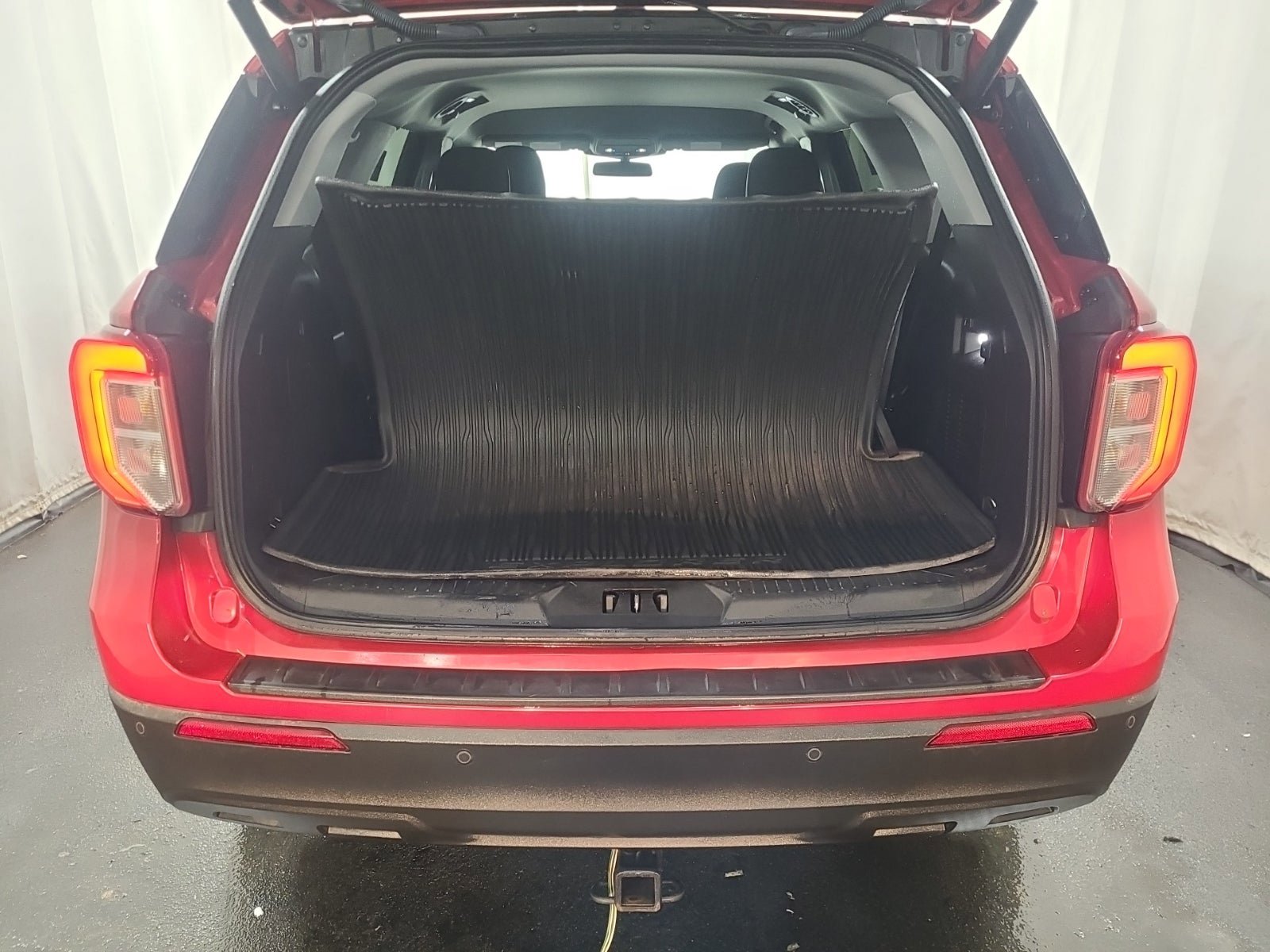 Used 2021 Ford Explorer XLT RWD image 16