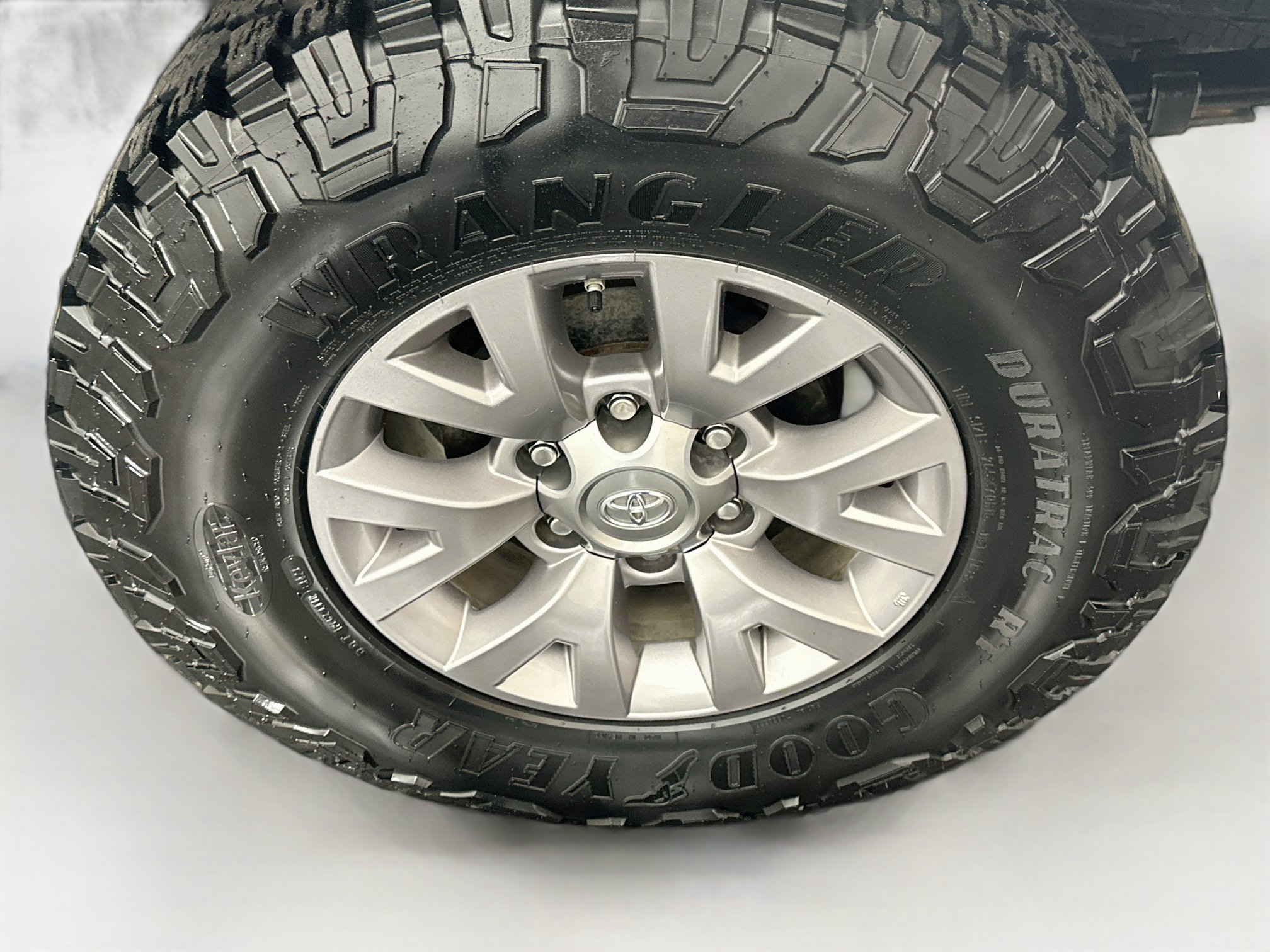 Used 2019 Toyota Tacoma SR5 AWD/4WD image 11