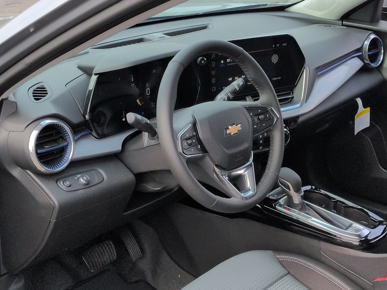 New 2026 Chevrolet Trax LT w/ Driver Confidence Package FWD image 10