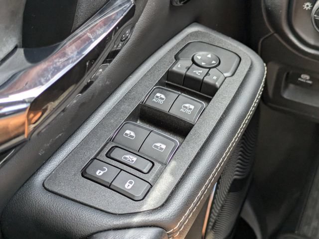 Used 2025 RAM 1500 Limited AWD/4WD image 26