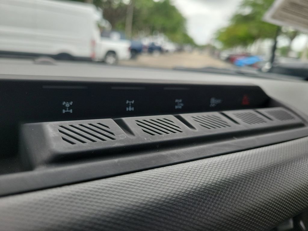 Used 2024 Ford Bronco Everglades image 33