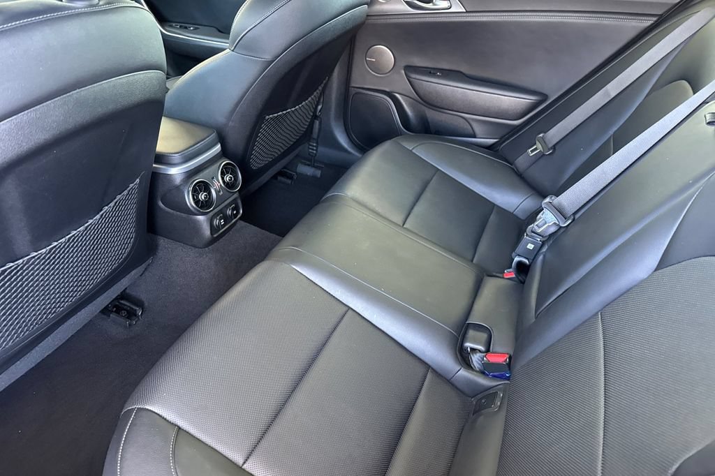 Used 2021 Kia Stinger GT1 RWD image 5