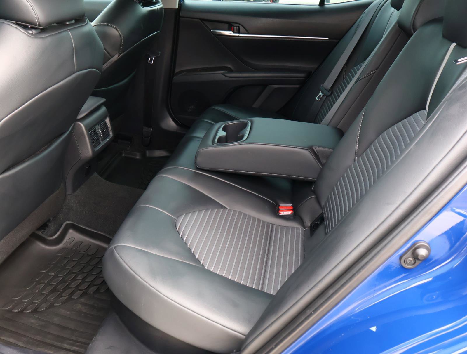 Used 2024 Toyota Camry SE image 22