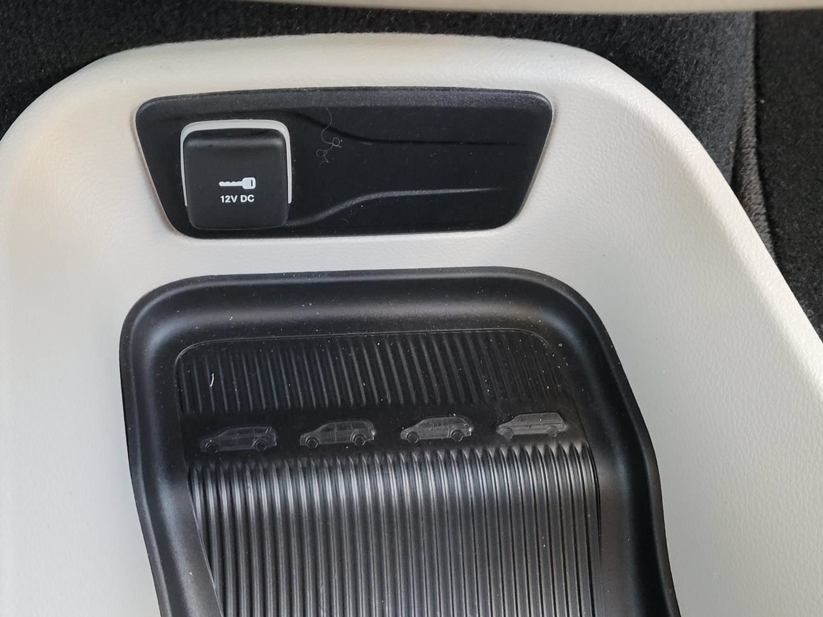 Used 2023 Chrysler Pacifica Touring-L FWD image 26