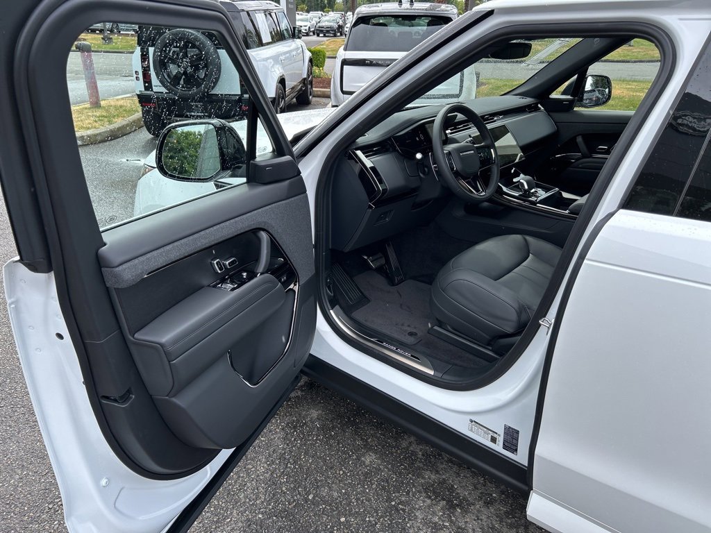 New 2025 Land Rover Range Rover Sport Dynamic SE image 10