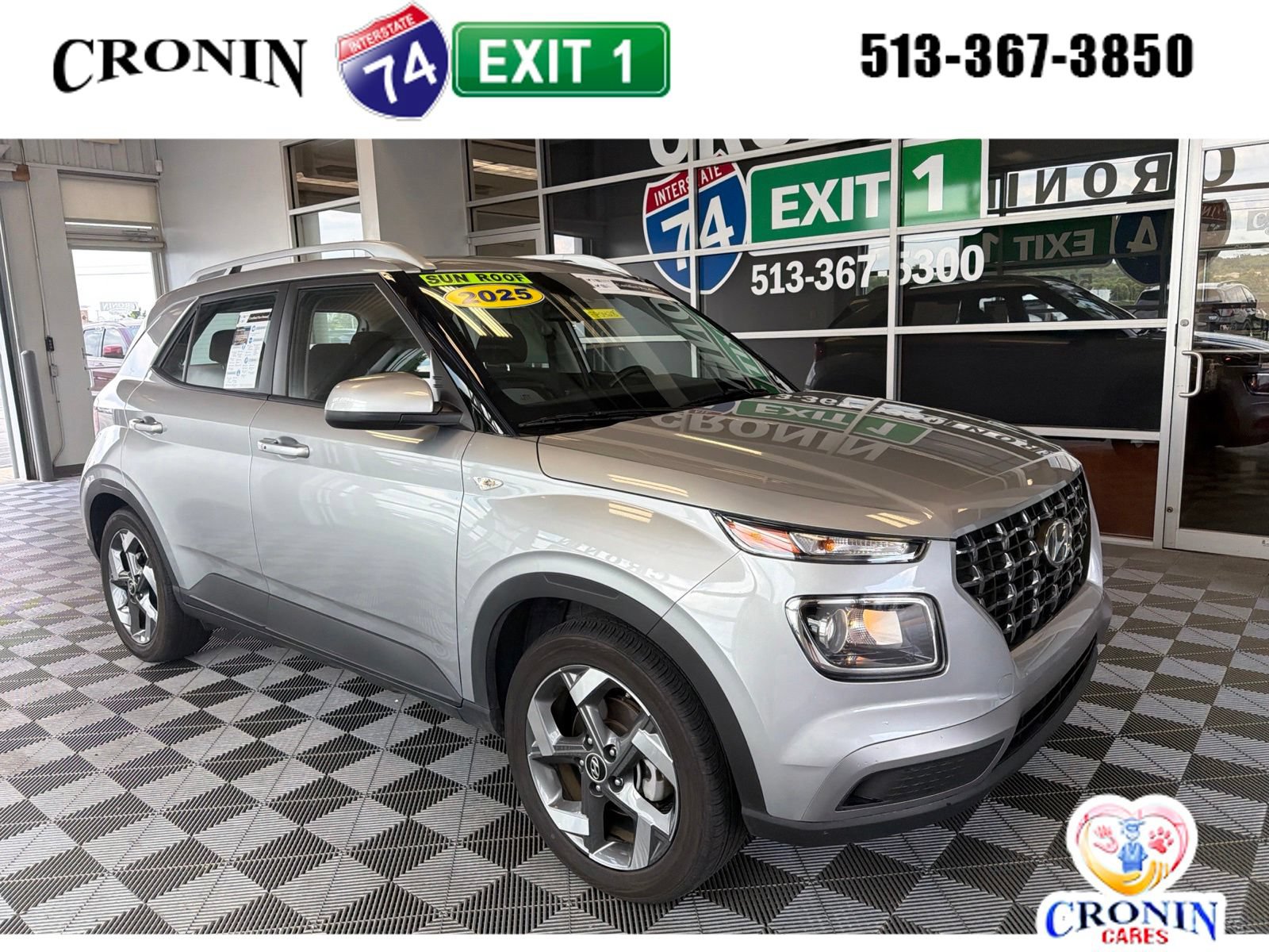 Used 2025 Hyundai Venue SEL FWD image 1