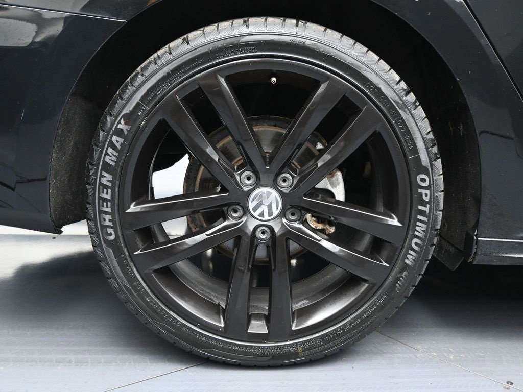 Used 2016 Volkswagen Passat 1.8T R-Line image 11