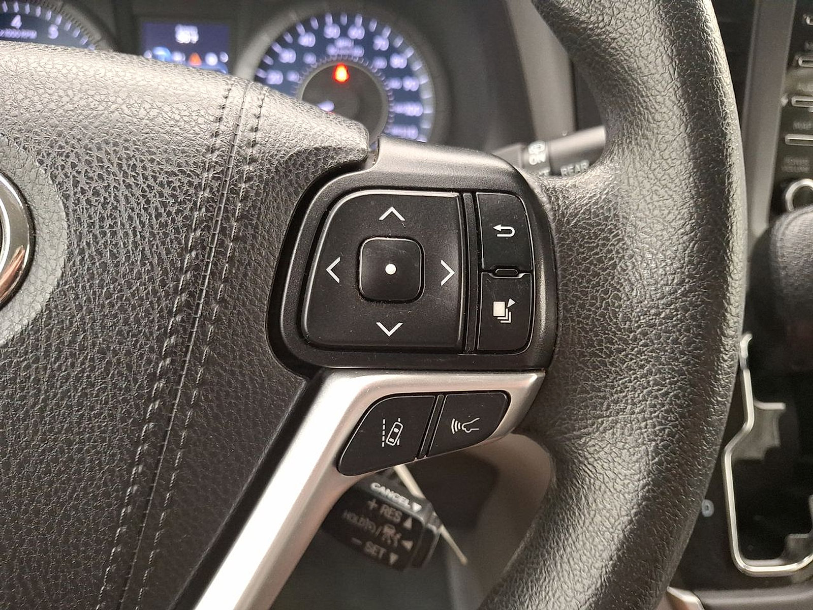 Used 2020 Toyota Sienna L FWD image 18