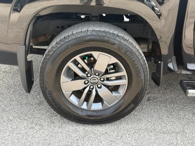 Used 2025 Nissan Frontier SV w/ SV Convenience Package AWD/4WD image 14