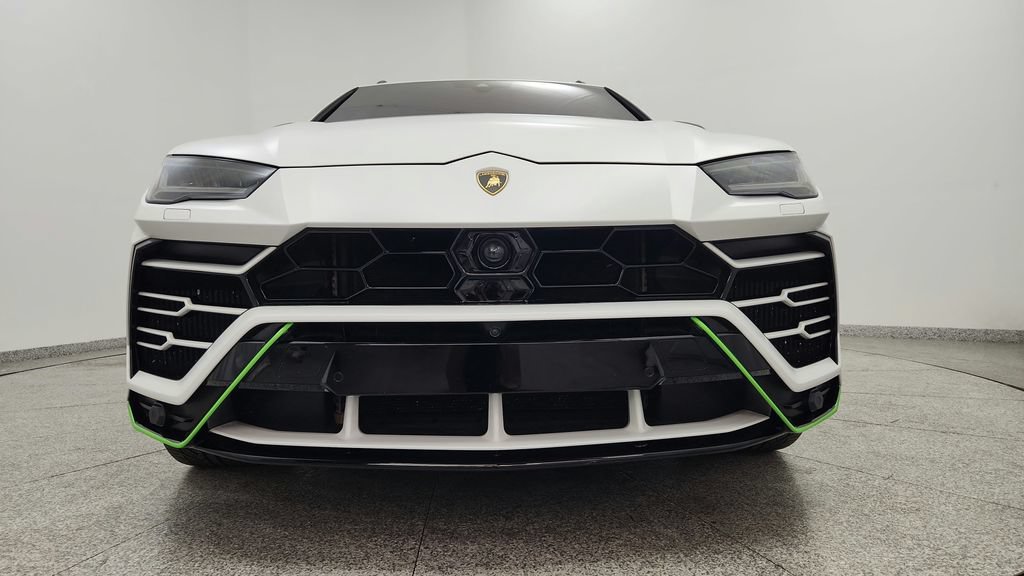 Used 2020 Lamborghini Urus AWD/4WD image 12