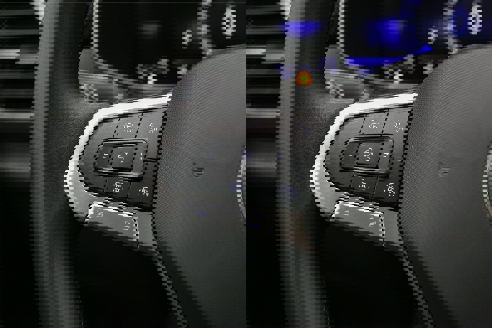 New 2025 Volkswagen Taos SE image 24