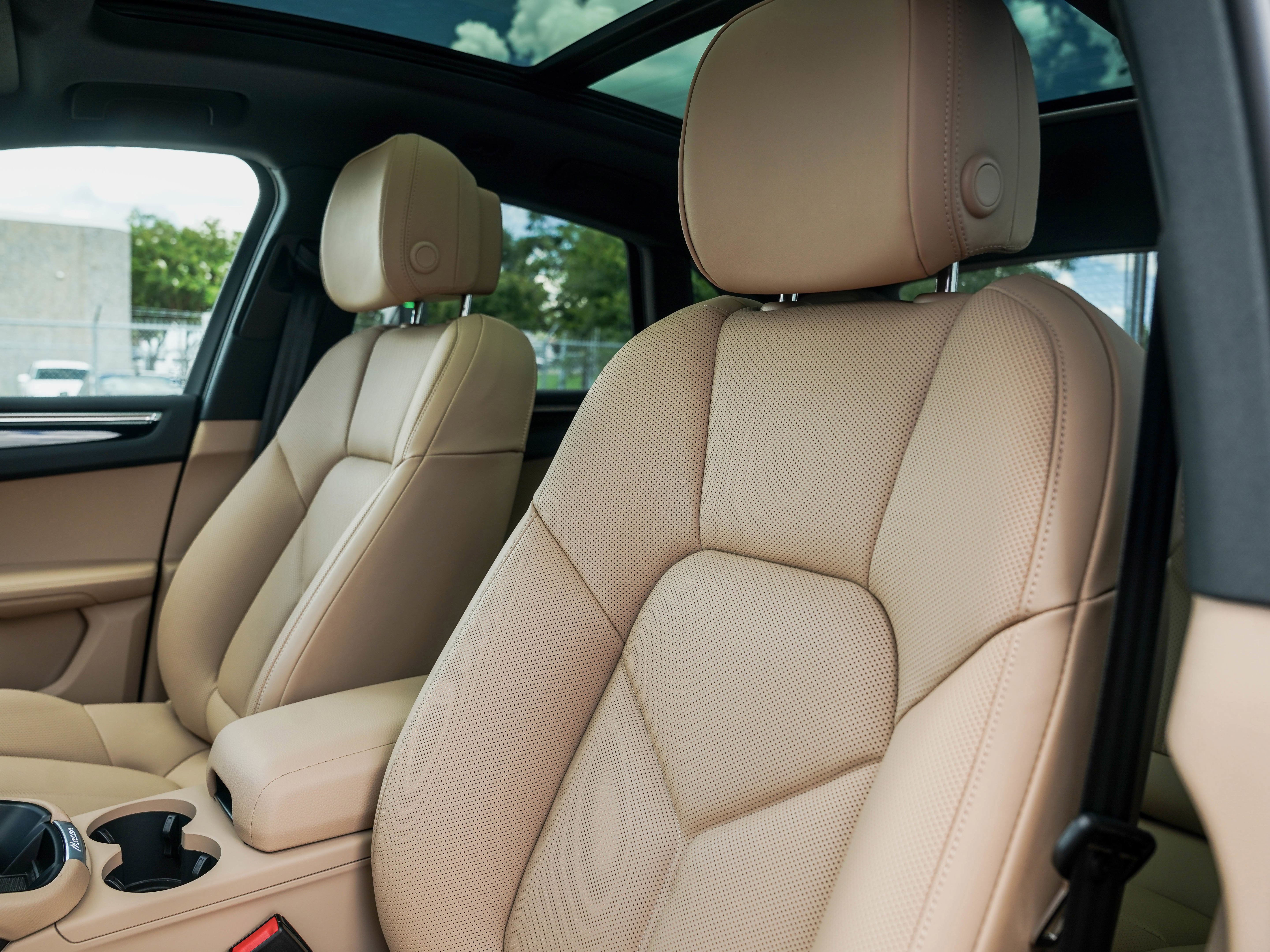 New 2025 Porsche Macan image 5