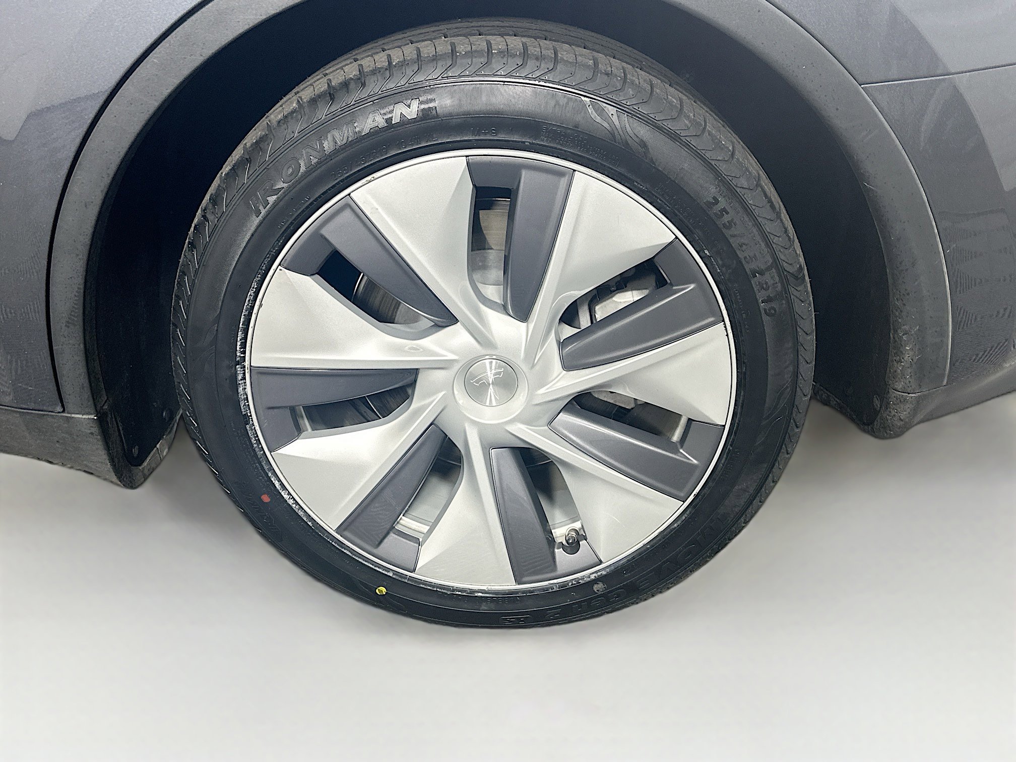 Used 2023 Tesla Model Y Long Range image 11