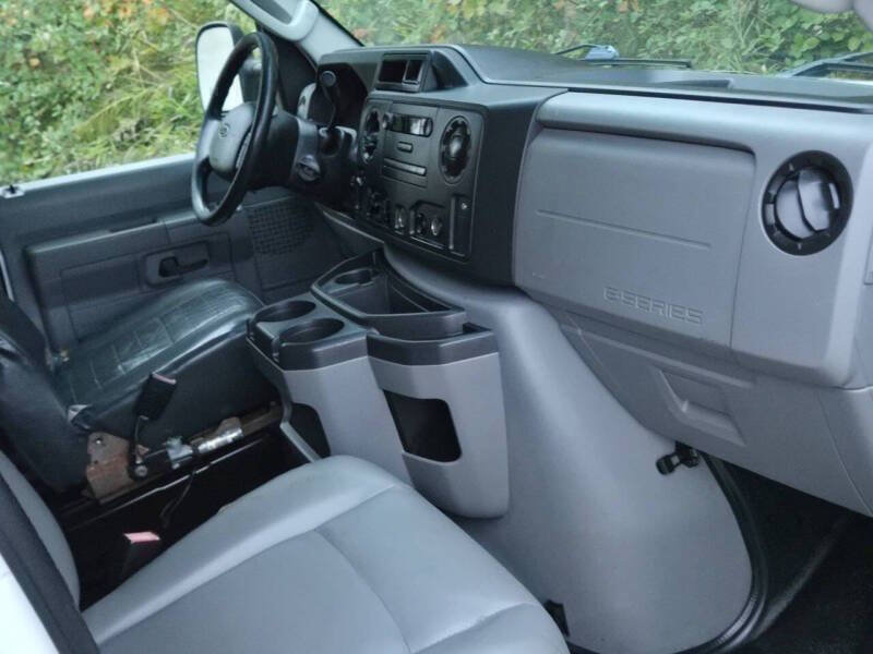 Used 2015 Ford E-350 and Econoline 350 Super Duty w/ Power Windows & Locks Group RWD image 12