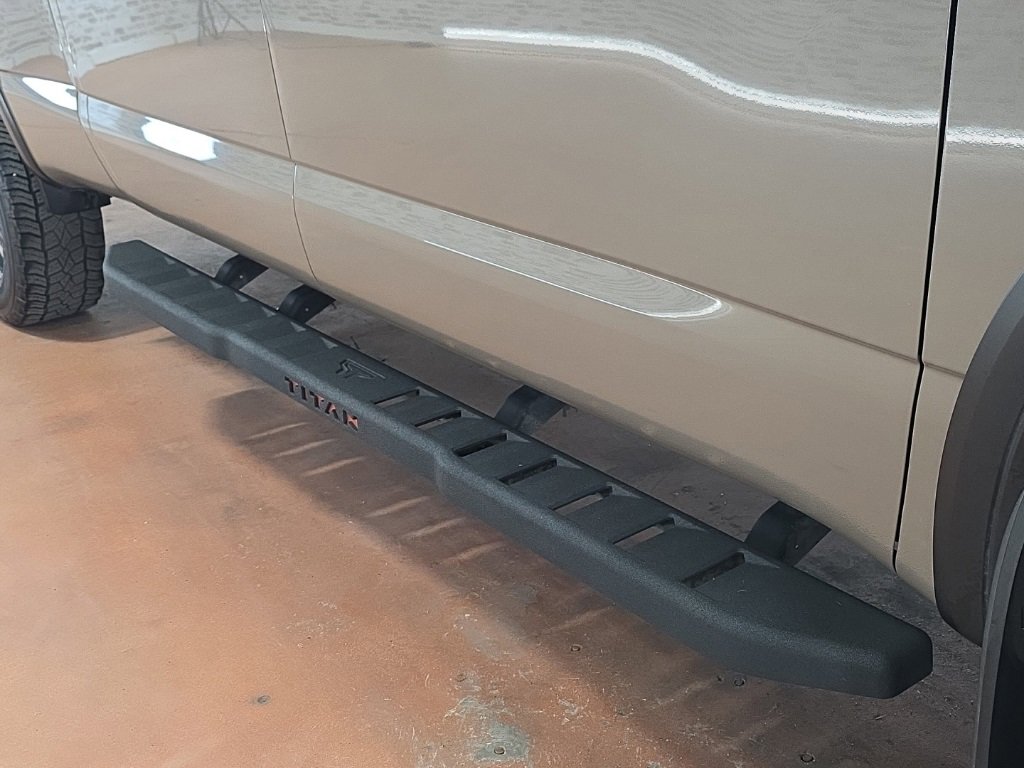 Used 2023 Nissan Titan PRO-4X w/ Pro-4x Convenience Package image 12