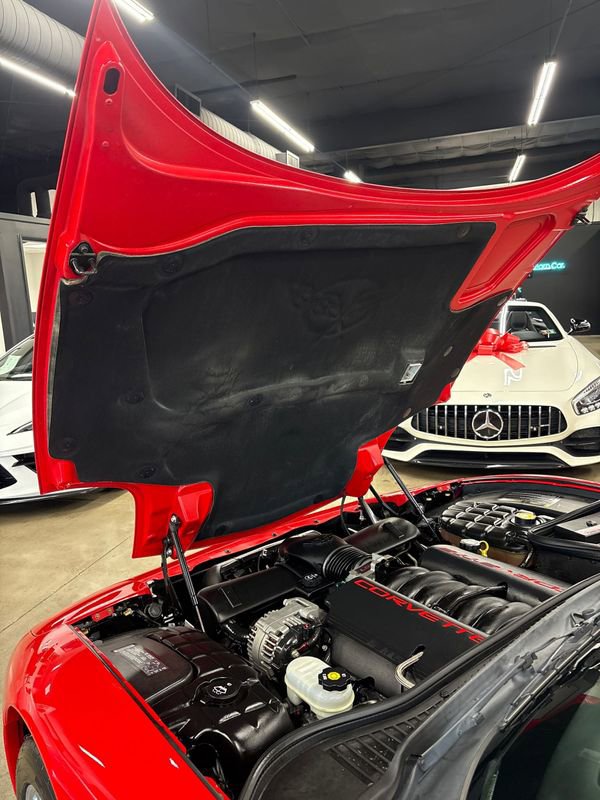 Used 2004 Chevrolet Corvette Coupe w/ Roof Package image 58