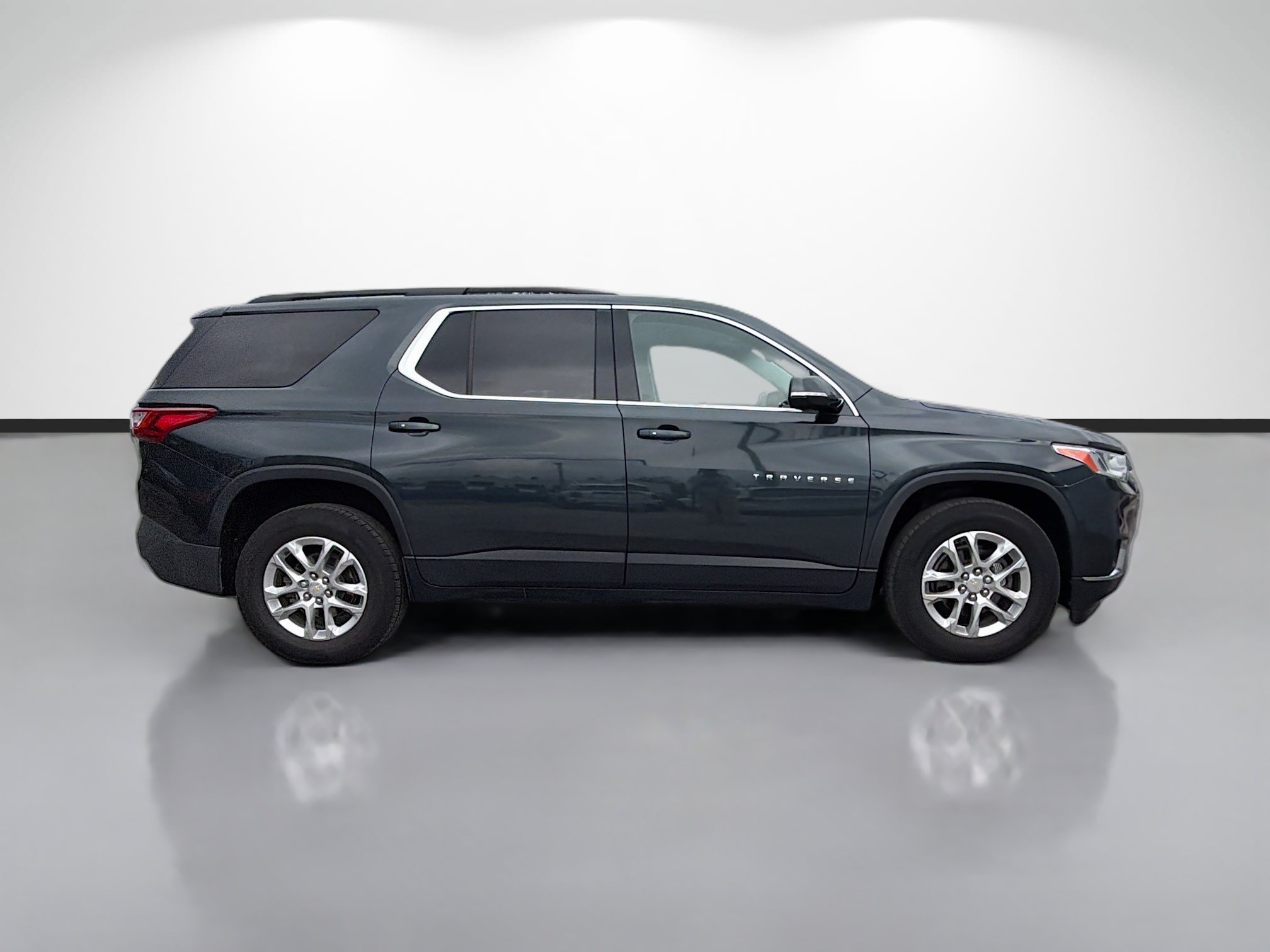 Used 2020 Chevrolet Traverse LT AWD/4WD image 2